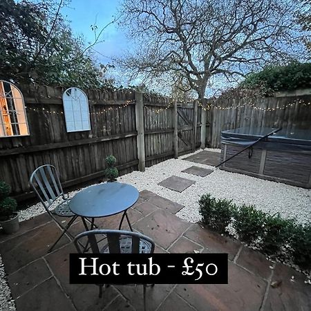 The Hideaway, Hot Tub Apartment Henley-in-Arden Exterior foto